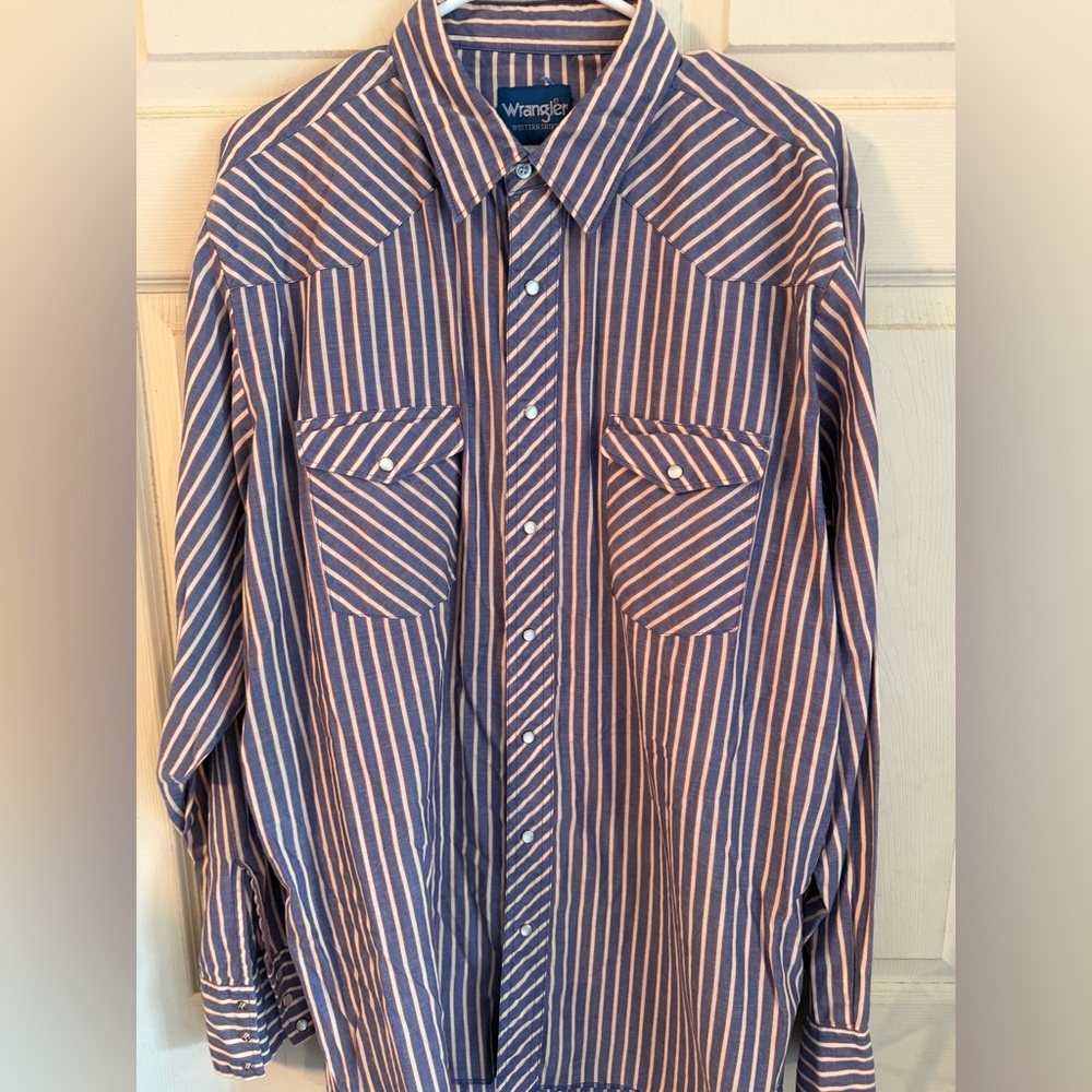 Wrangler Blue and White Striped Casual Button-Down Shirt